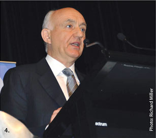 Ric Battellino speaking at the Annual Stockbrokers Conference. Photo: Richard Miller