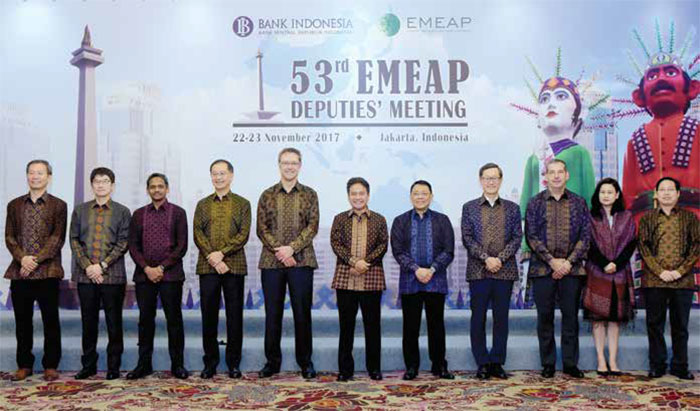 Deputy Governor Guy Debelle (fifth from left) with participants at the 53rd EMEAP Deputies' Meeting, Jakarta, November 2017
