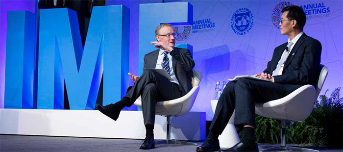 Governor Philip Lowe (left) and IMF Director of the Asia and Pacific Department Changyong Rhee (right) at the IMF/World Bank Annual Meetings, Washington, D.C., October 2019