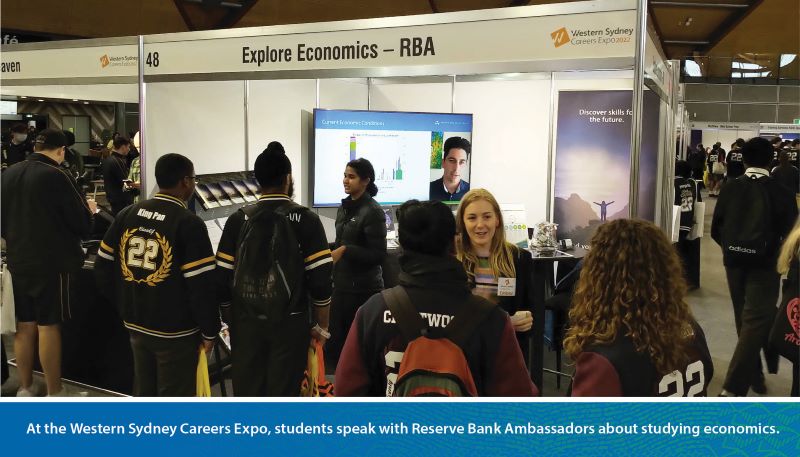 At the Western Sydney Careers Expo, students speak with Bank Ambassadors about studying economics.