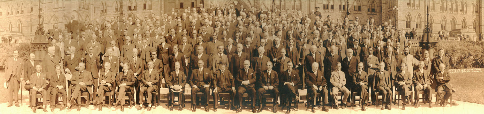 Participants of the Ottawa Conference with Theodore Roosevelt (centre with hat), 1933, RBA Archives PN-001290